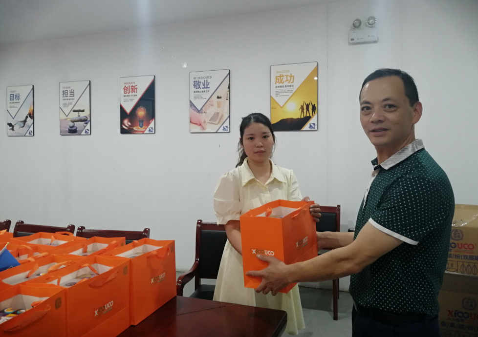 月滿中秋 禮承心意 | 深藍(lán)醫(yī)療發(fā)放中秋福利ing