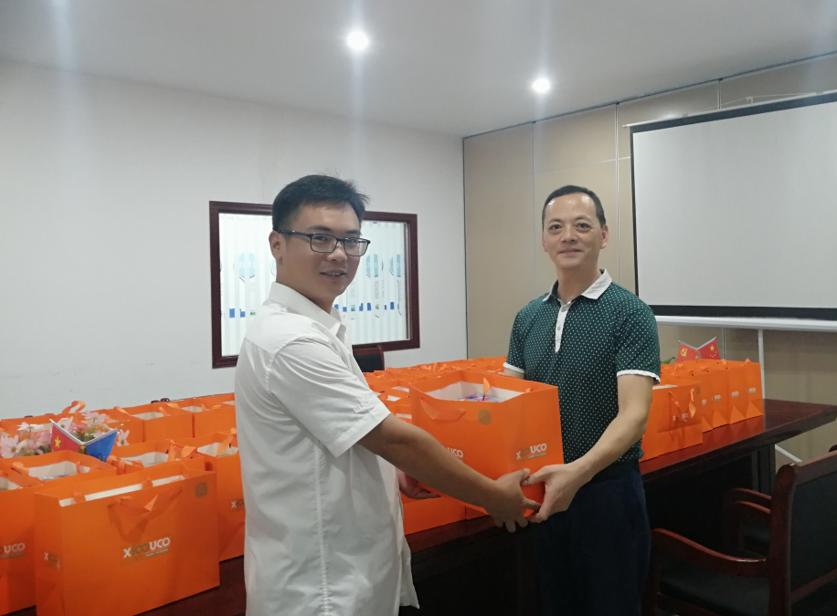 月滿中秋 禮承心意 | 深藍(lán)醫(yī)療發(fā)放中秋福利ing