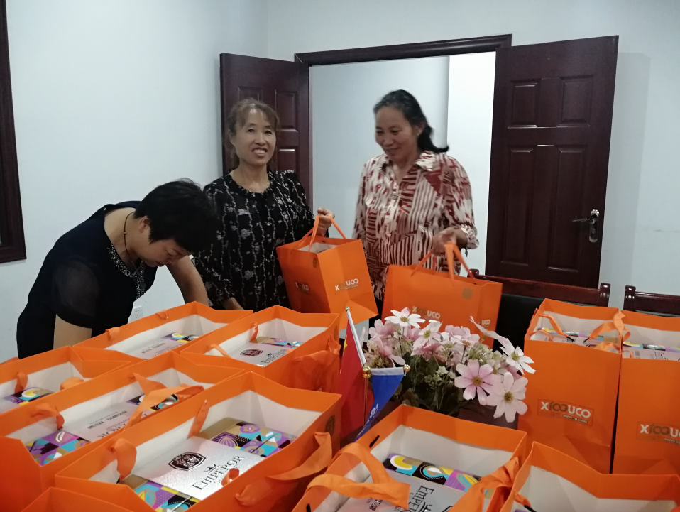 月滿中秋 禮承心意 | 深藍(lán)醫(yī)療發(fā)放中秋福利ing