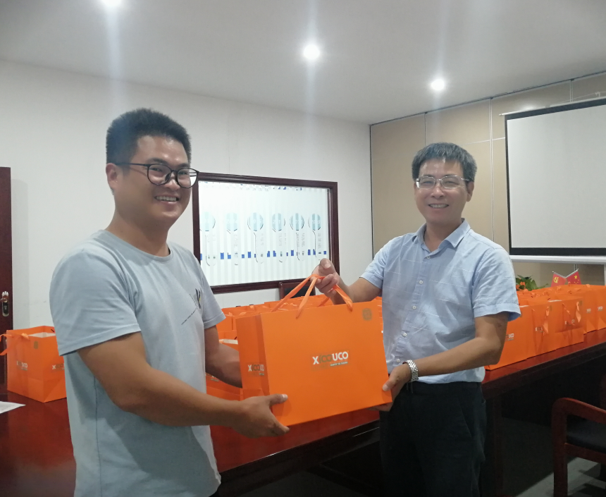 月滿中秋 禮承心意 | 深藍(lán)醫(yī)療發(fā)放中秋福利ing